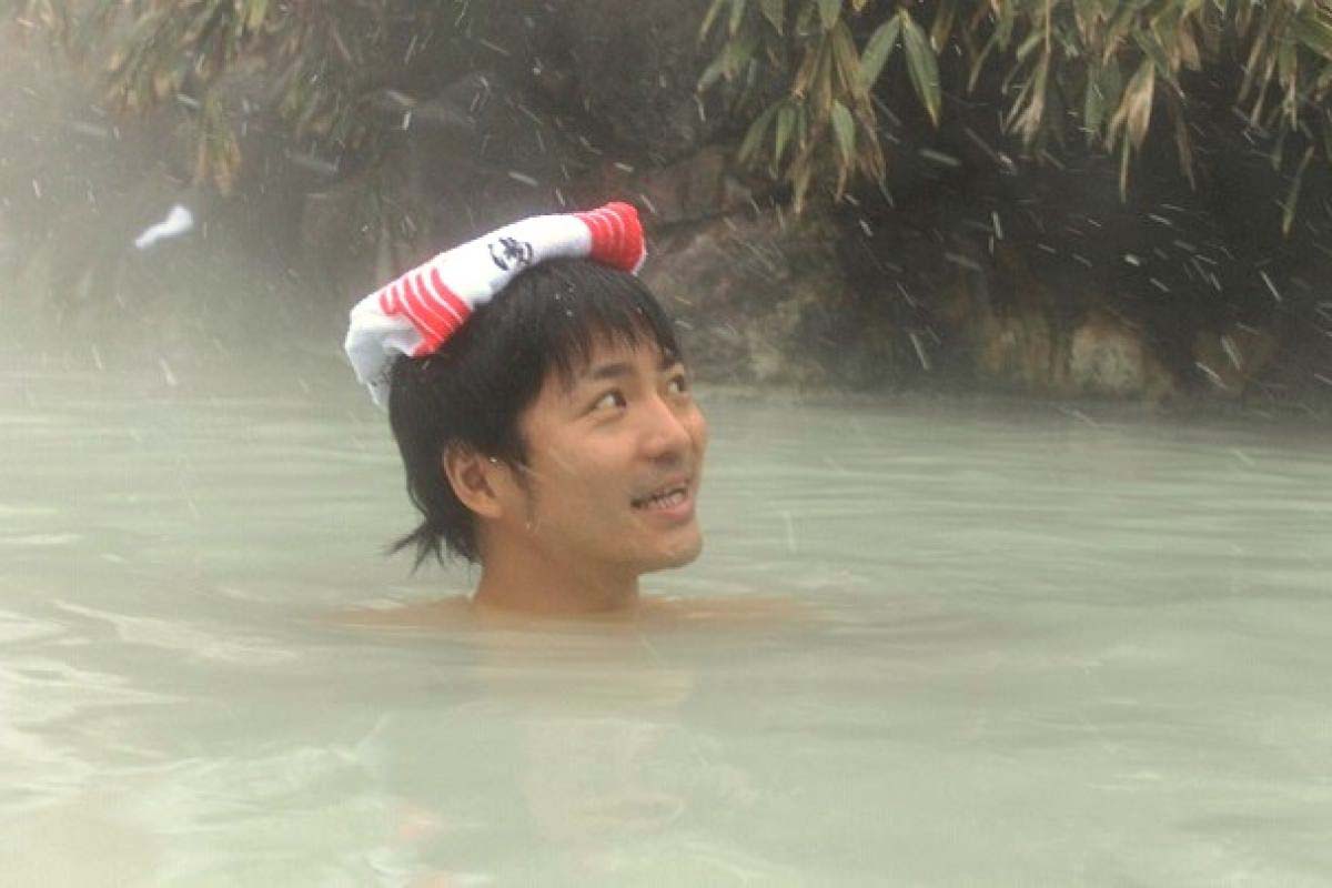 露天風呂　美女　入浴 
